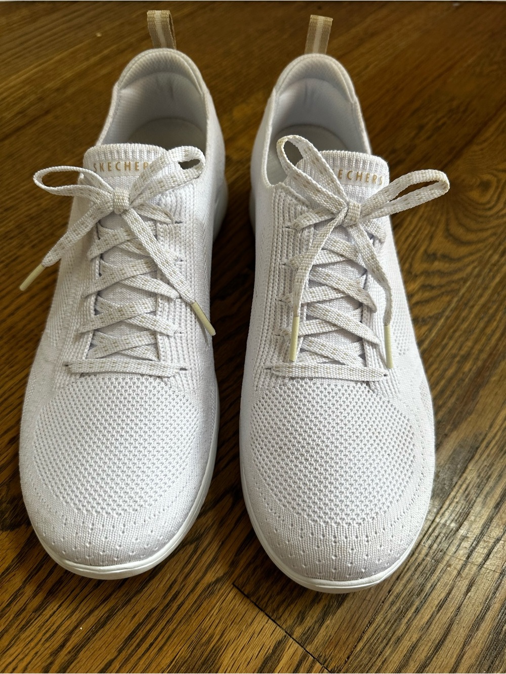 Skechers women’s Breathable Knit Lace Sneakers